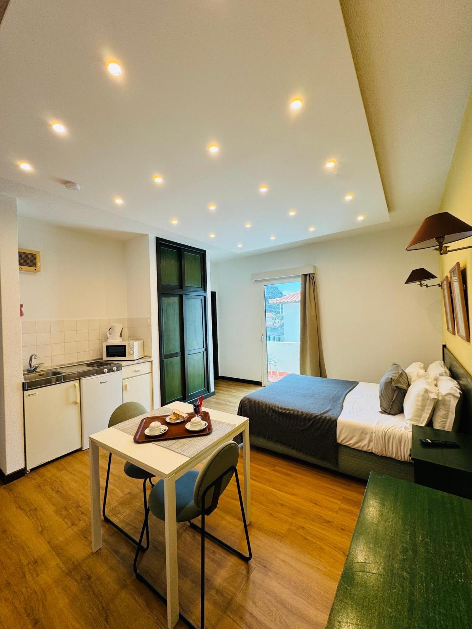 Vale Mar Guest Hotel Рибейра Брава Екстериор снимка