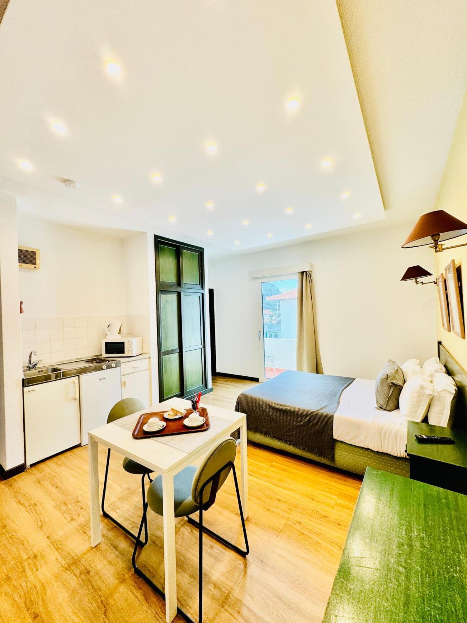 Vale Mar Guest Hotel Рибейра Брава Екстериор снимка